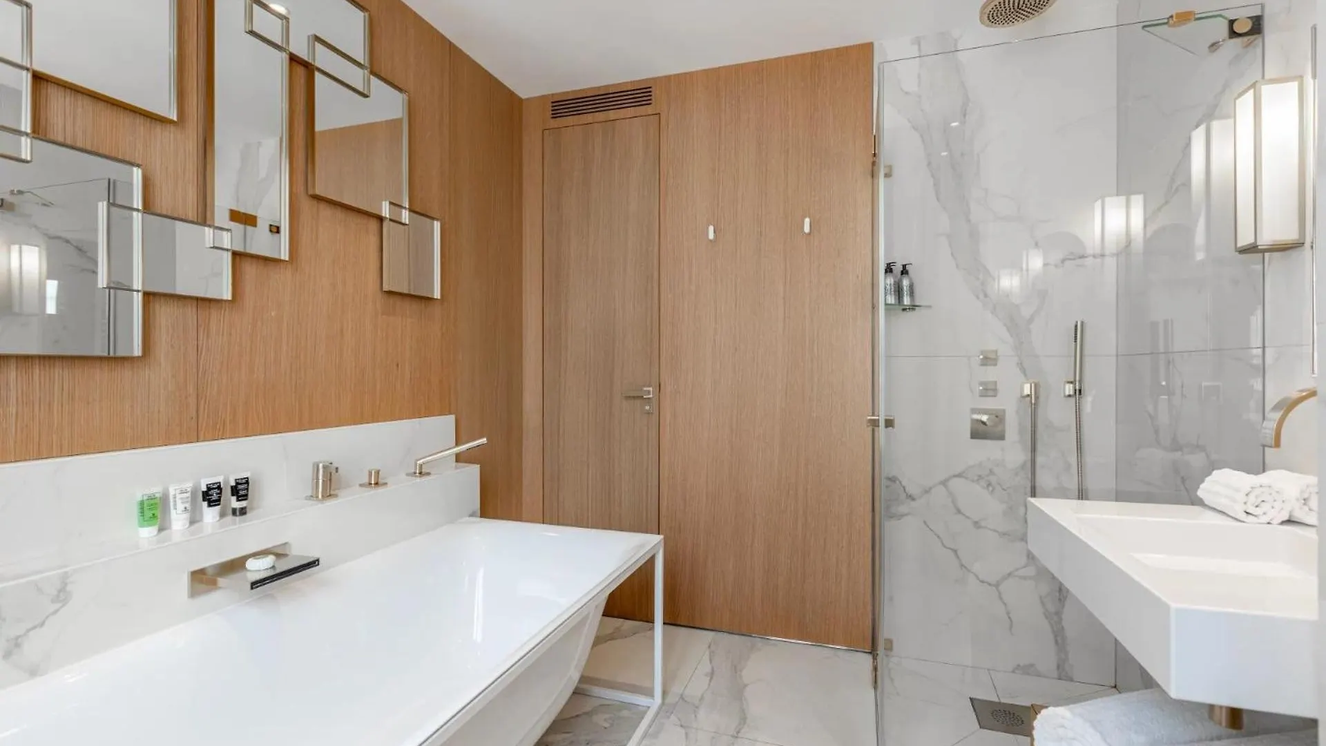 Holiday home Maison Labruyere - Serviced Mansion Saint Germain *